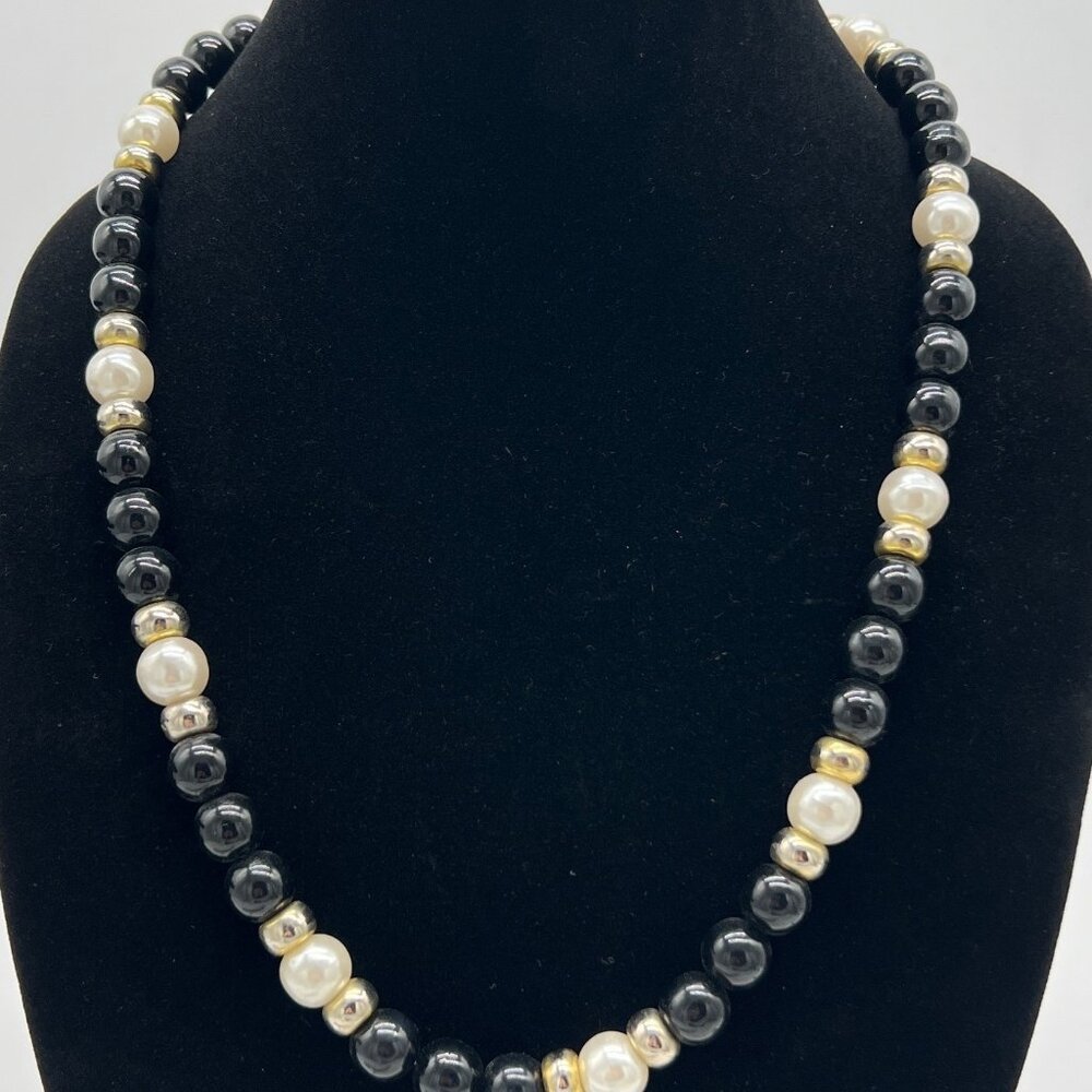 Black & White Beaded Costume Necklace With Alternating Faux Pearls & Gold Accent